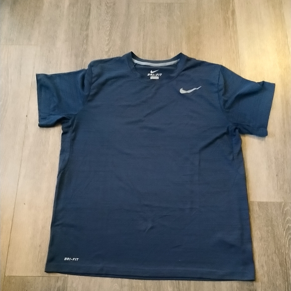 10/55$💜 Nike dri-fit mens tshirt